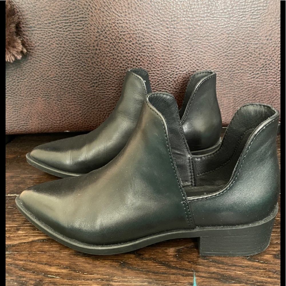 Booties - Picture 4 of 5
